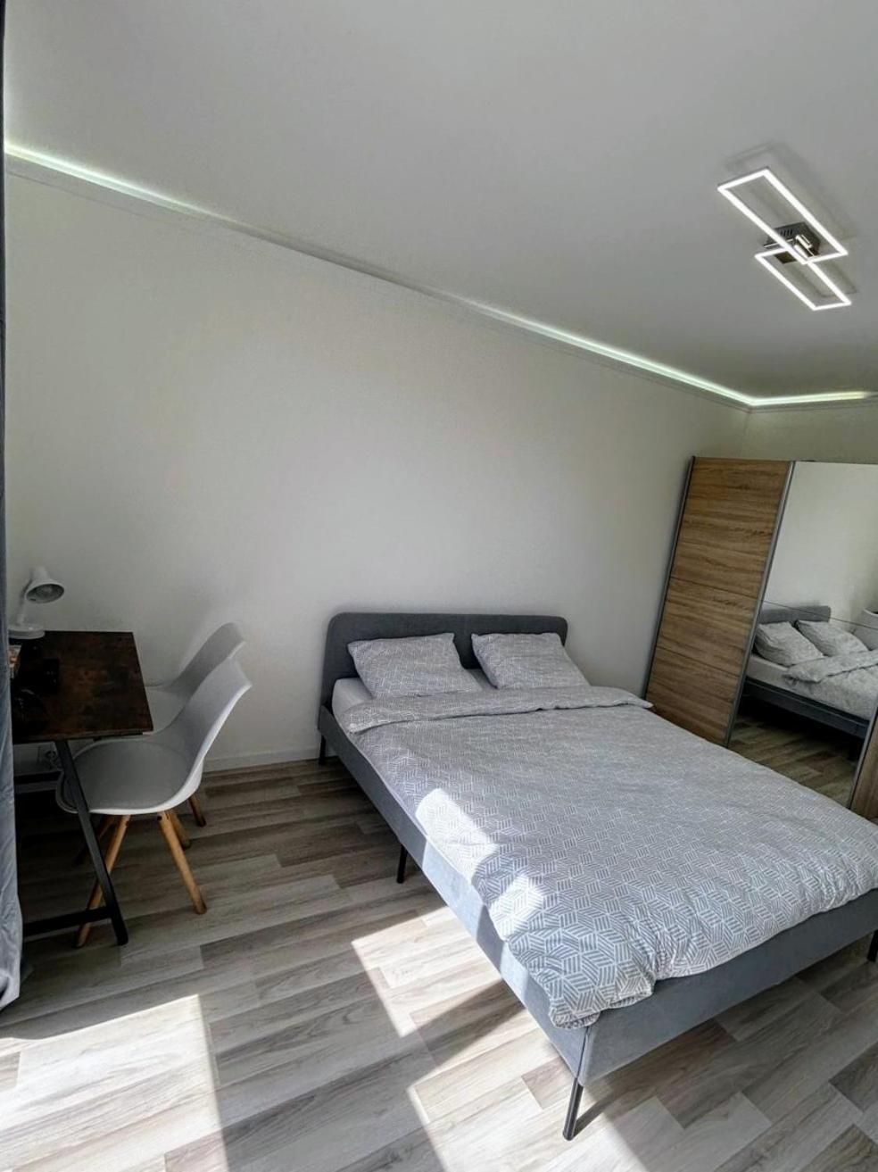 Charmant B&B Espace Et Confort Villeneuve-la-Garenne Ngoại thất bức ảnh